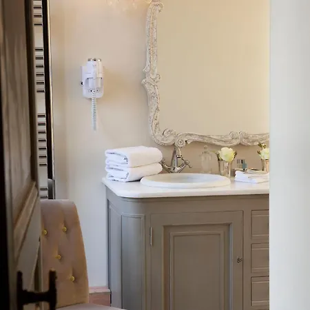 Chateau De La Marine Bed and Breakfast Wimille