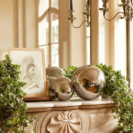 Chateau De La Marine Bed & Breakfast