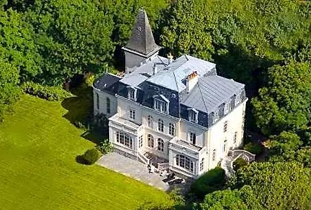 Chateau De La Marine Bed and Breakfast Wimille