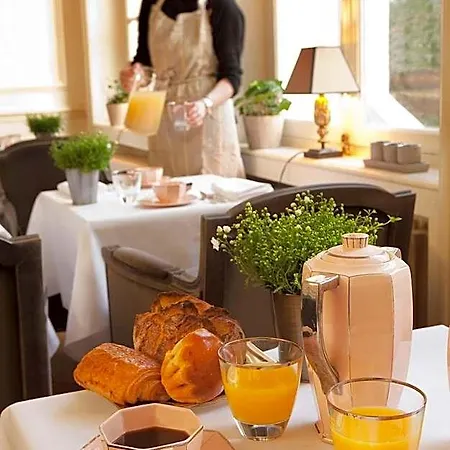 Bed and Breakfast Chateau De La Marine